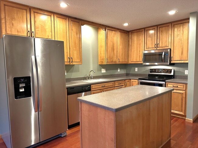 Building Photo - 11448 Town Center Dr