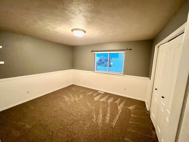 Building Photo - 4208 Willow Canyon Dr