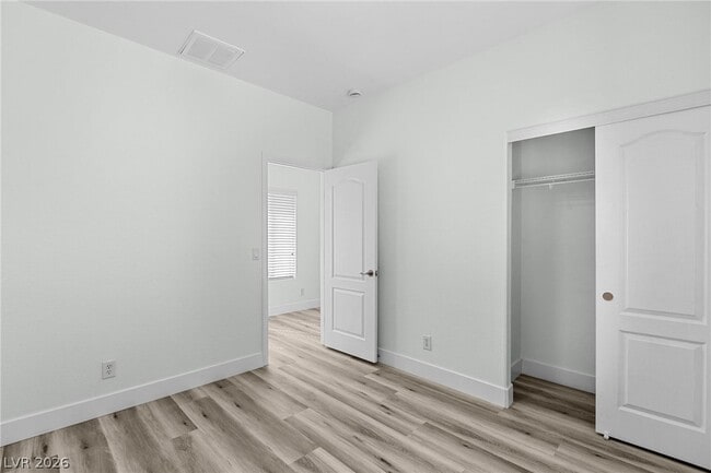 Building Photo - 5568 Jelsma Ave
