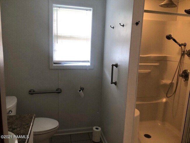 Building Photo - 2809 S Curtis Dr