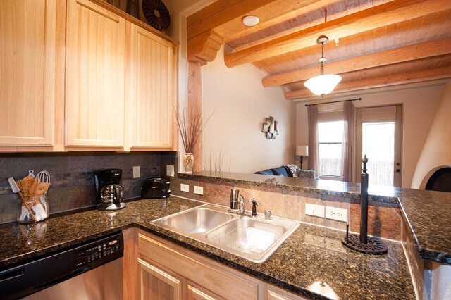 Building Photo - 1405 Vegas Verdes Dr