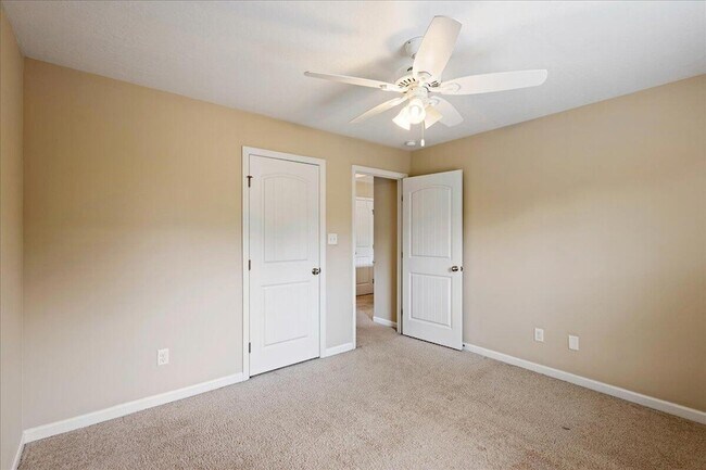 Building Photo - 2121 Grv Lndg Wy