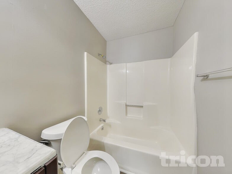 Building Photo - 39 Pine Grove Cir
