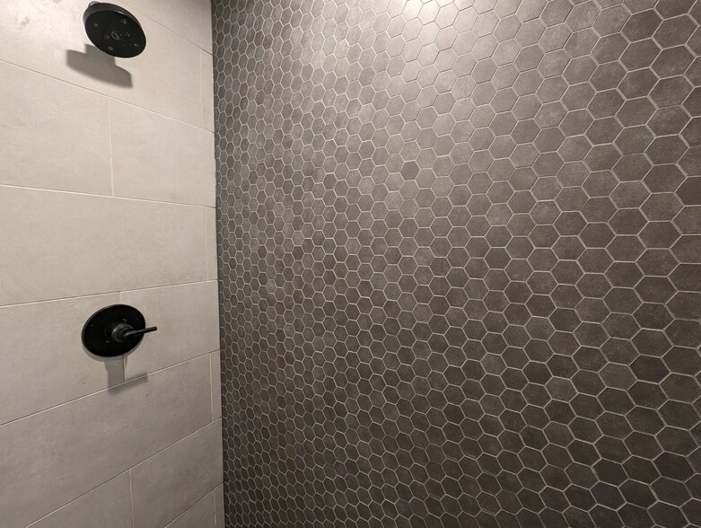 Building Photo - 1014 W Grace St