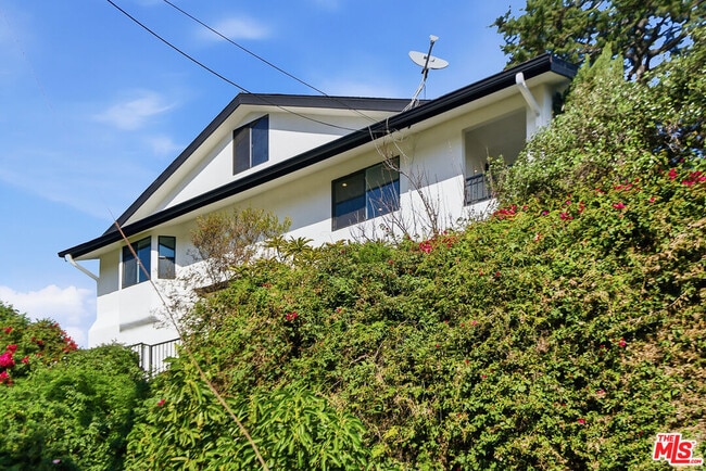 Building Photo - 1301 Angelus Ave