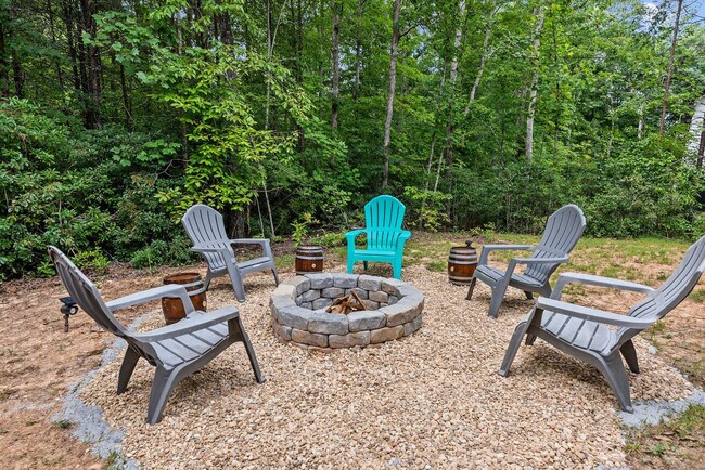 Building Photo - 4050 Henson Rd