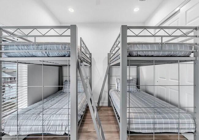 Building Photo - 15405 Gulf Blvd