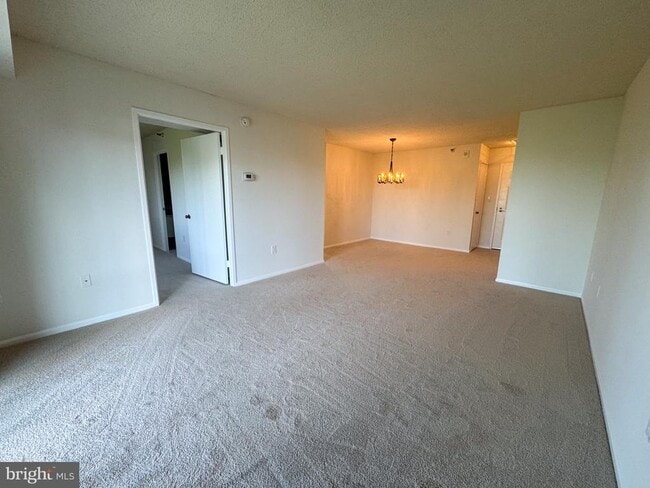 Building Photo - 15107 Interlachen Dr