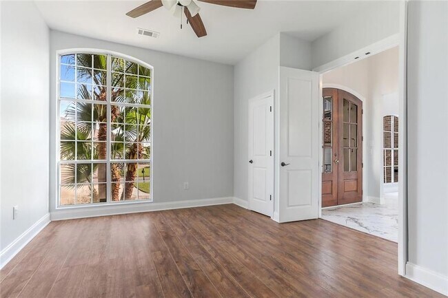 Building Photo - 242 Spinnaker Dr