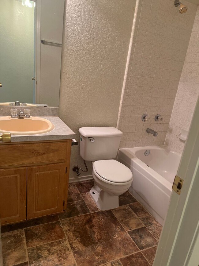 Building Photo - 2801 Schwald Rd - Call LONGHORN PROPERTIES...