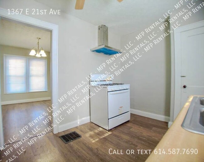 Building Photo - Charming 2-Bedroom Home with Modern Finish...