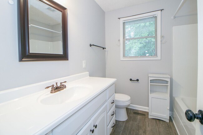 Building Photo - 403 Corinne Cir
