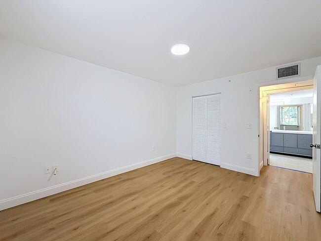 Building Photo - Super Cozy 2 bedroom in Desirable Neighborhood in coconut creek