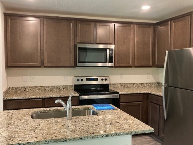 Building Photo - 35 Port Royal Dr