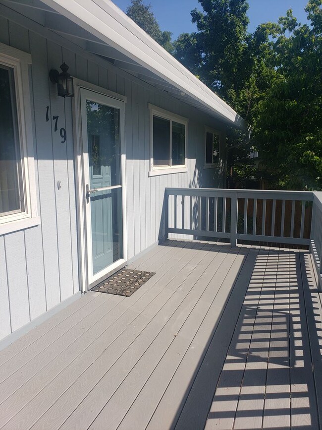Building Photo - 3 br, 2 bath House - 179 Cedar Street
