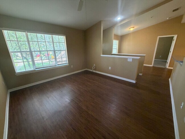 Building Photo - 856 Grand Regency Pointe