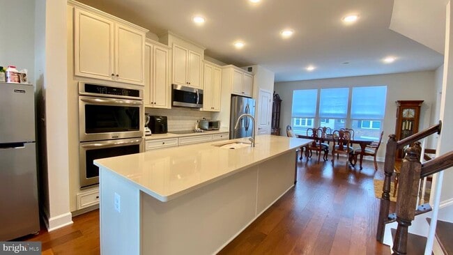 Building Photo - 13805 Litespeed Way