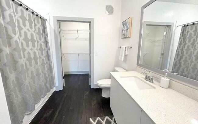 Building Photo - 679 Edgewood Ave NE