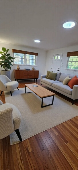 Building Photo - 135 Windsor Cir