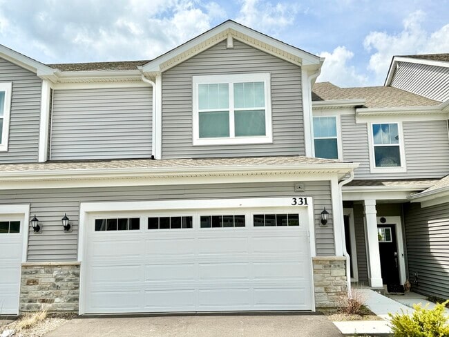 Building Photo - 331 Red Oak Cir