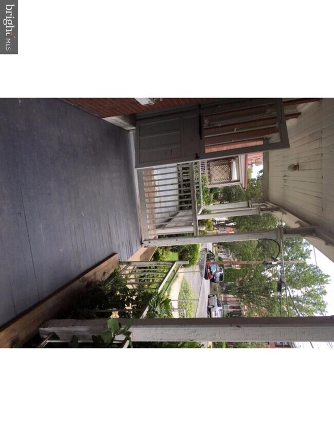 Building Photo - 117 Magnolia St