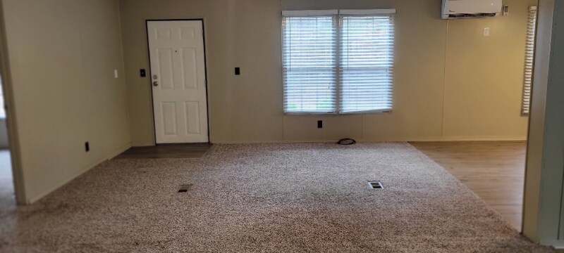 Building Photo - 195 American Ln