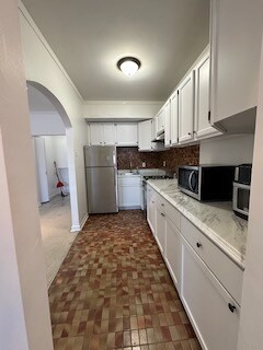 Building Photo - 5135 S Kenwood Ave