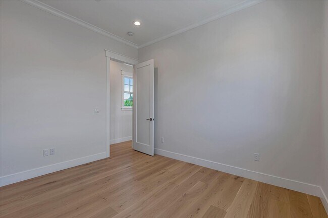Building Photo - Newer High-Tech Home | Top Schools | Great...