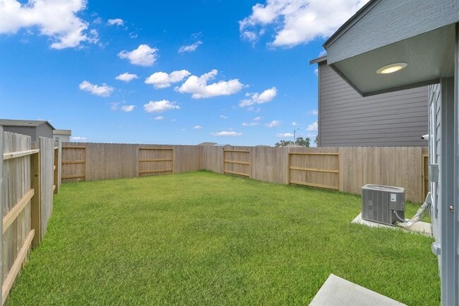 Building Photo - 18271 Via Aurelia Dr