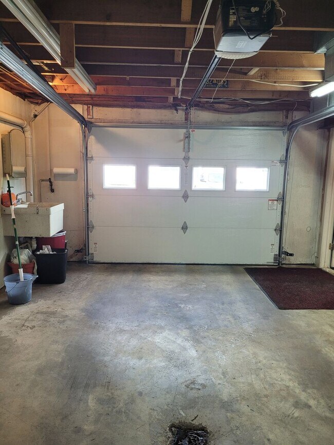 Building Photo - 131 Pinetown Rd