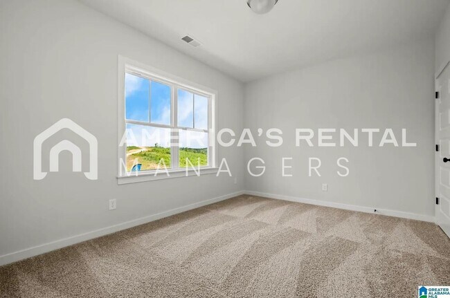 Building Photo - Rare 5 Bedroom Home for Rent!
