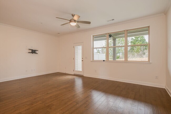 Building Photo - 3125 Sassafras Ln