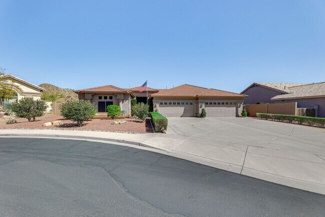 Building Photo - 1425 N Harper Cir