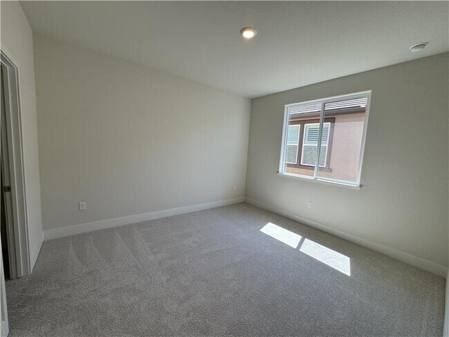 Building Photo - 140 Labrusca Dr