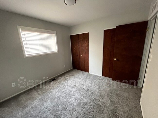 Building Photo - 3302 Greenfield Rd