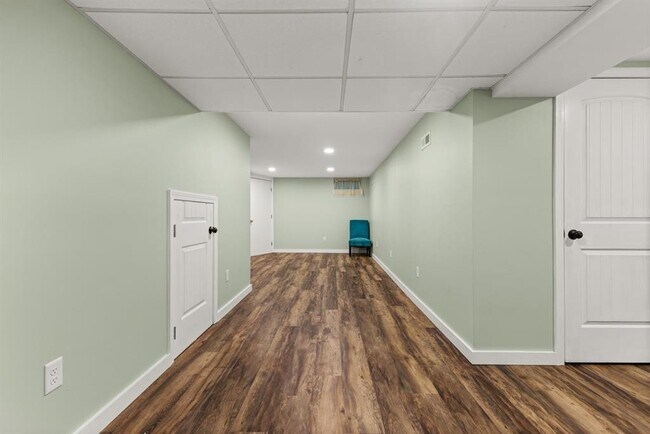 Building Photo - 56 Durham Rd