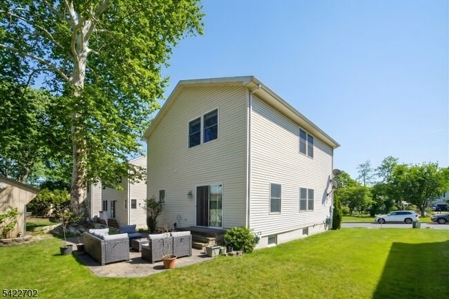 Building Photo - 21 Grove St