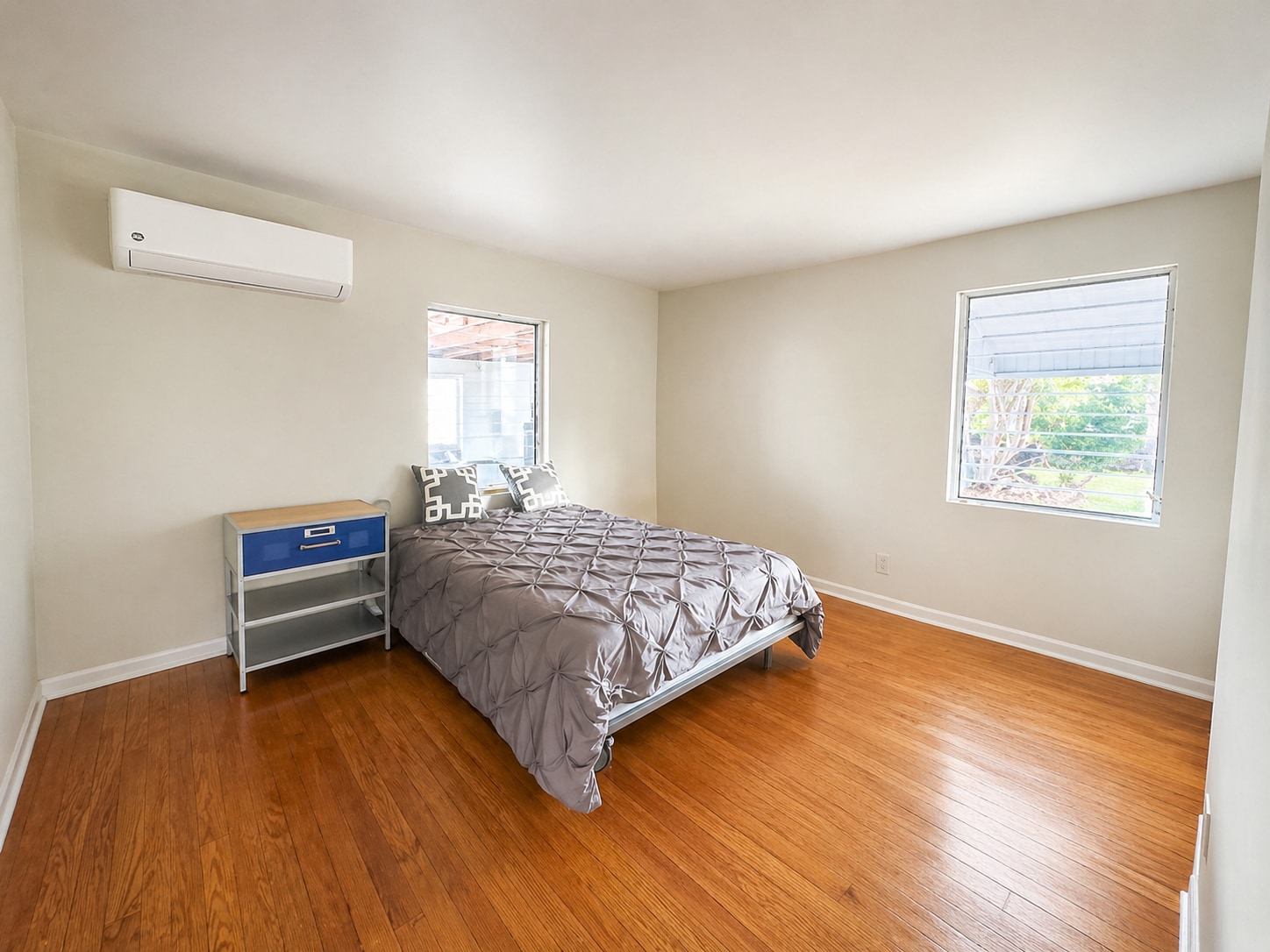 Building Photo - 422 N Broadway