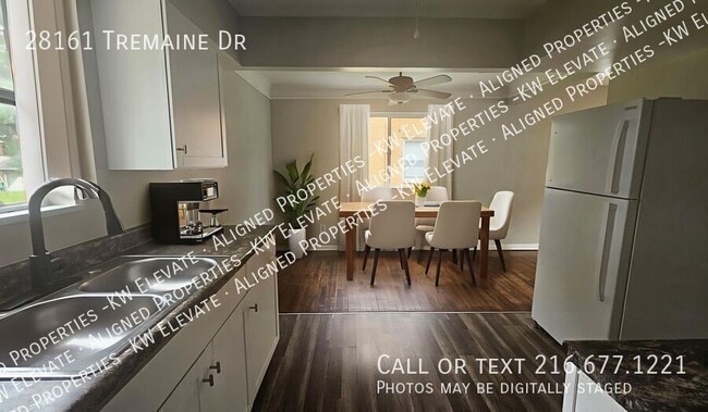 Building Photo - 28161 Tremaine Dr