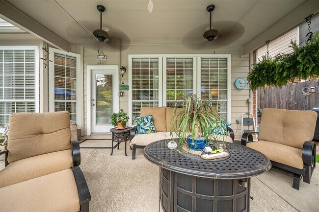 Building Photo - 1215 Boerne Dr