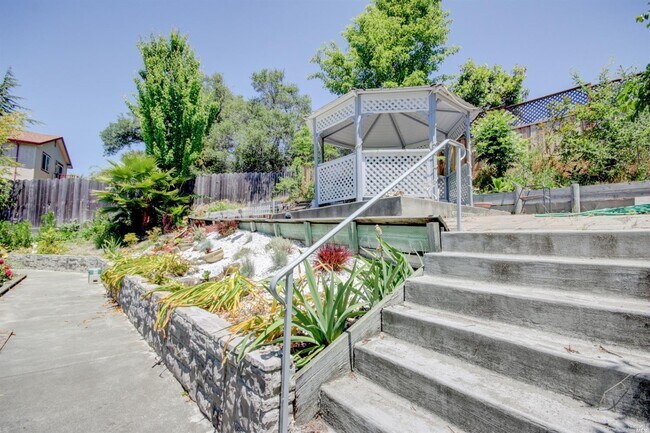 Building Photo - 3340 Terra Linda Dr