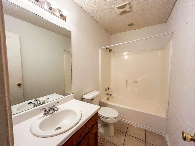 Building Photo - 402 Prescott Loop