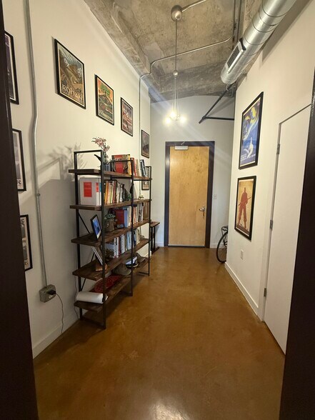 Building Photo - 415 Saint Pauls Blvd