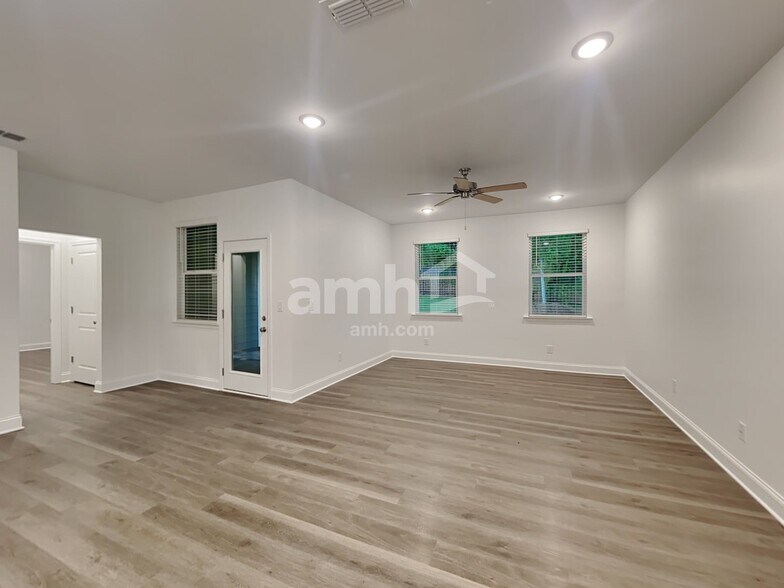 Building Photo - 1605 Soapstone Rd