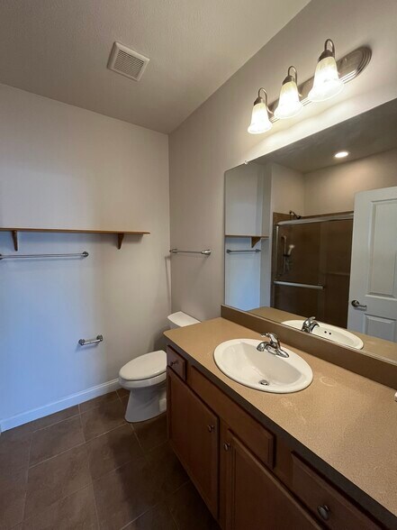 Building Photo - 6897 Rothwell St