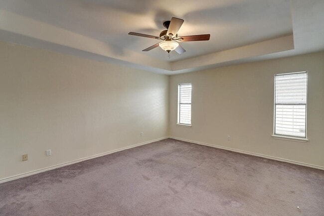 Building Photo - 4321 Holly Ridge Dr