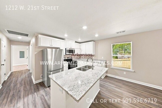 Building Photo - 1212 W 21st St