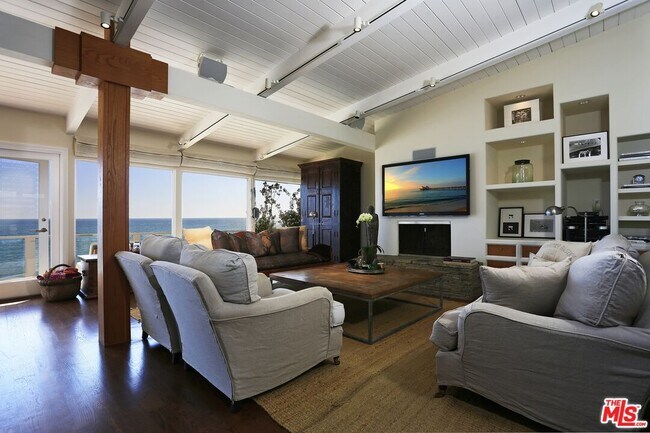 Building Photo - 27036 Malibu Cove Colony Dr