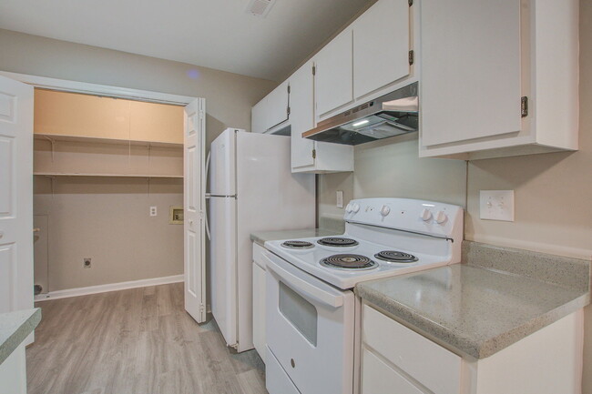 Building Photo - 9621 N Cardinal Dr