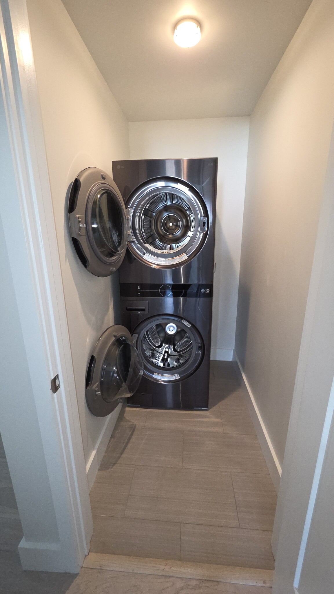 Laundry Room - 383 Commercial St